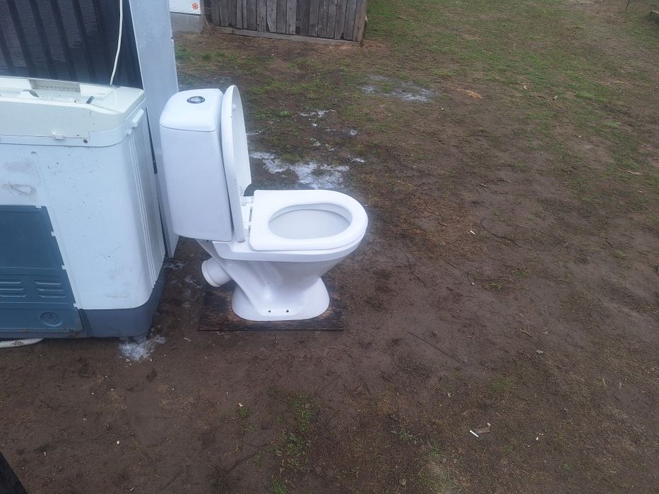 Продам хороший унитаз