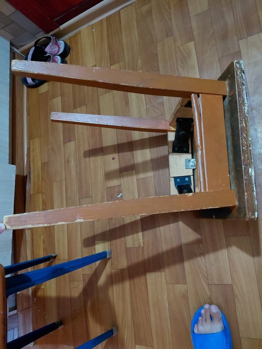 Продаю стулья 3штук по 2000т