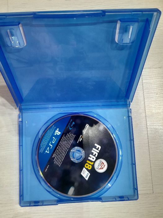 Fifa 18 va Chost Rekon ps4