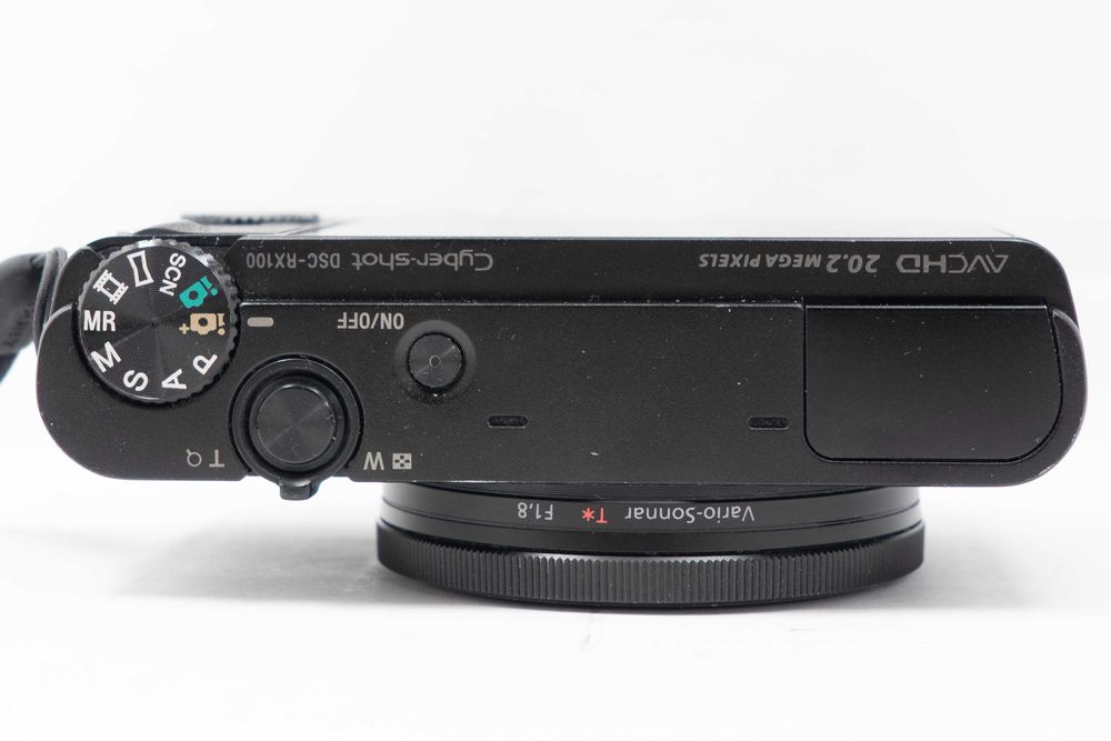 Sony DSC-RX100  compactă premium cu senzor mare 1 inch, stare excelent