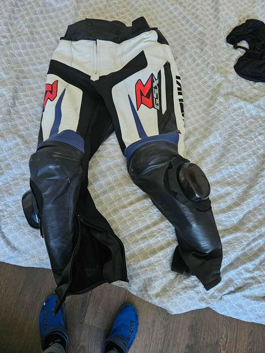 Оригинален Suzuki кожен екип