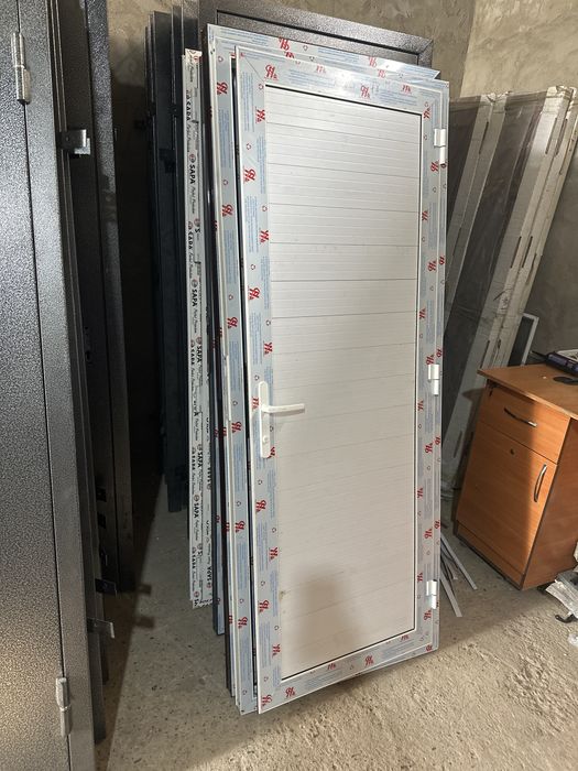 Пластиковые двери есик