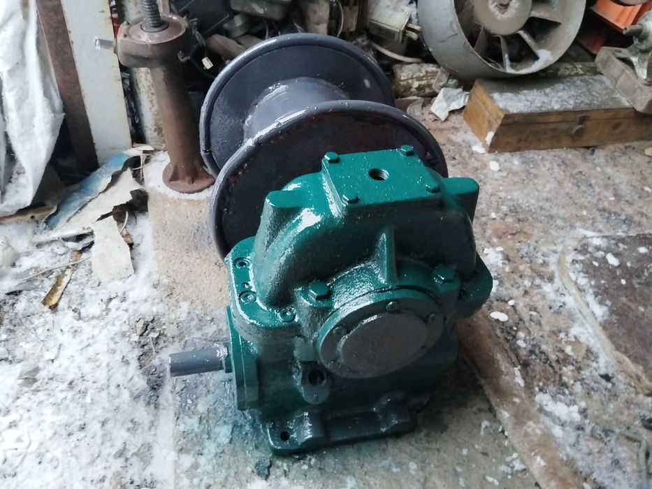 Troliu tractor gradina pădure