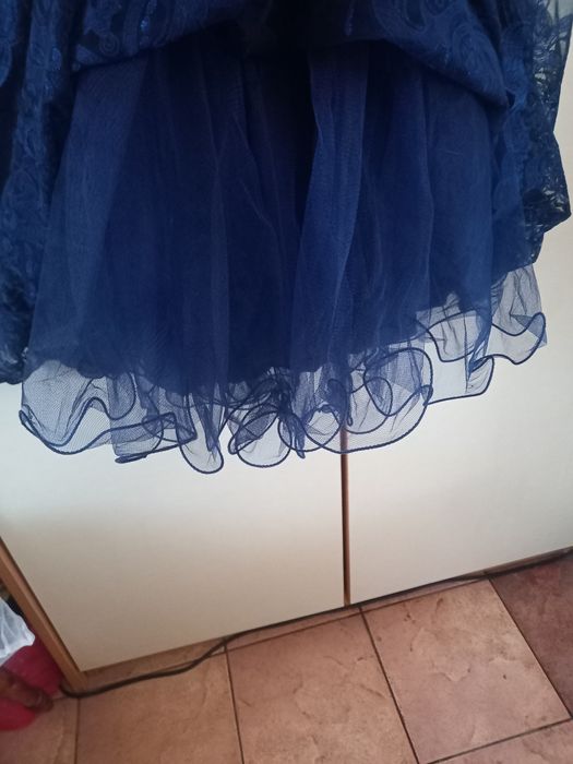 Официална дантелена рокля