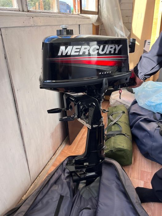 Продам лодочный мотор Меркурии