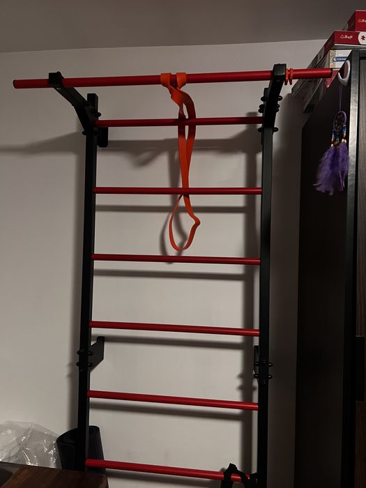 Scara Gimnastica Cu Bara De Tractiuni