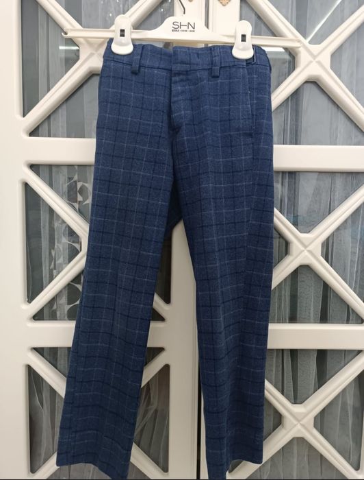 Продам школьный костюм