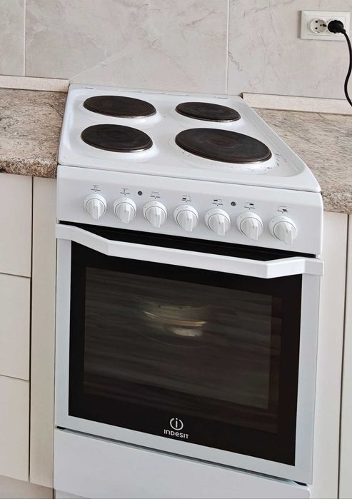 Электрическая плита Indesit