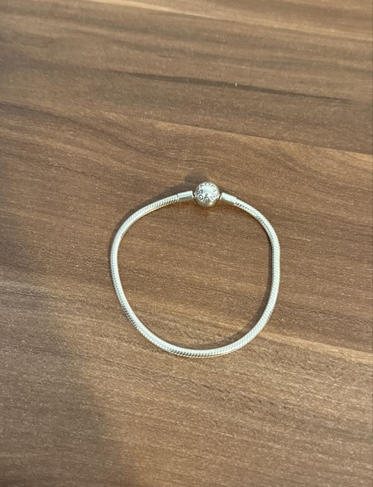 Bratara pandora noua
