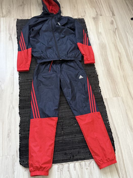 Екип Adidas essentials