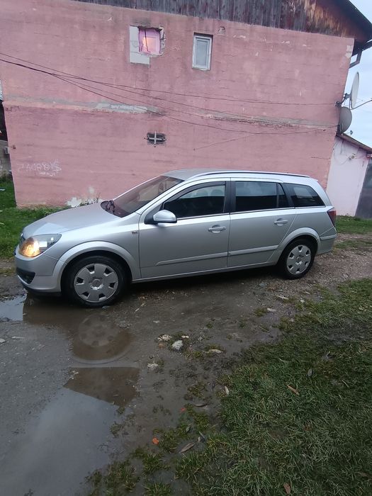 Vând urgent  Opel Astra Station Wagon  1900€