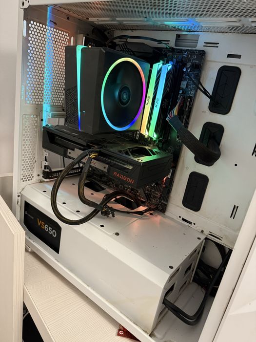 PC Gaming RX 9060XT 3700X 16GB RAM