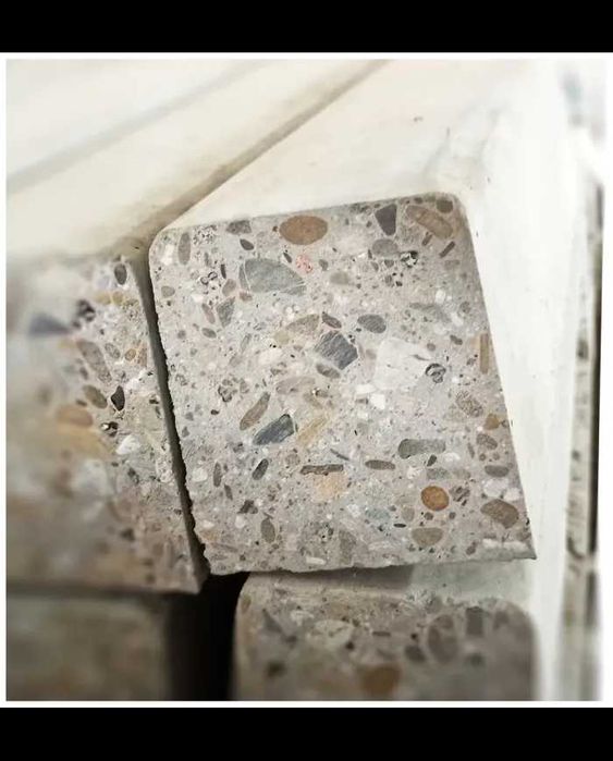 Stalpi din beton precomprimat 7x8x240 cm