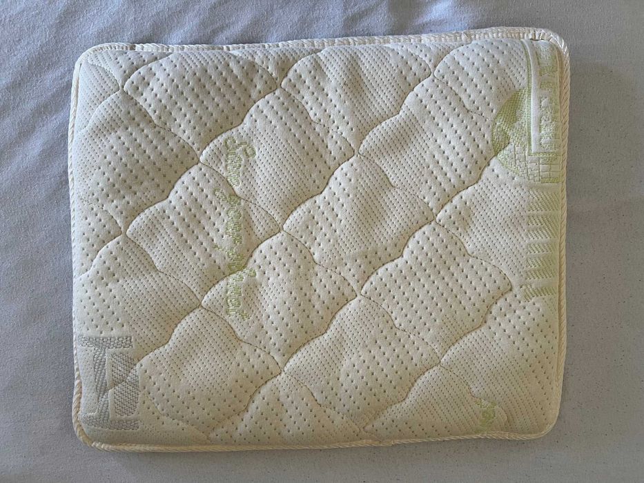 Бебешко/детско легло/кошара с матрак и възглавница + подарък 2 чаршафа