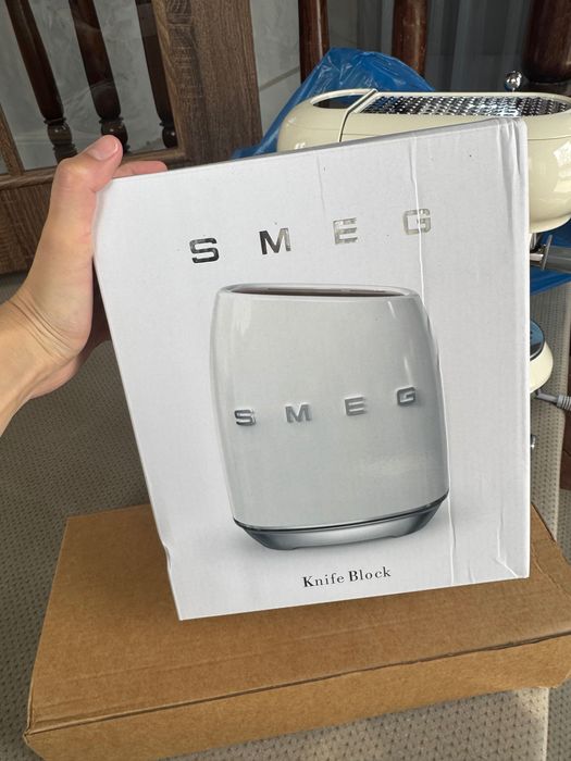 Ножи SMEG белый кейс