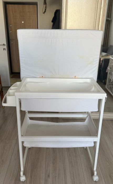 Пелинальный столик отличного качества