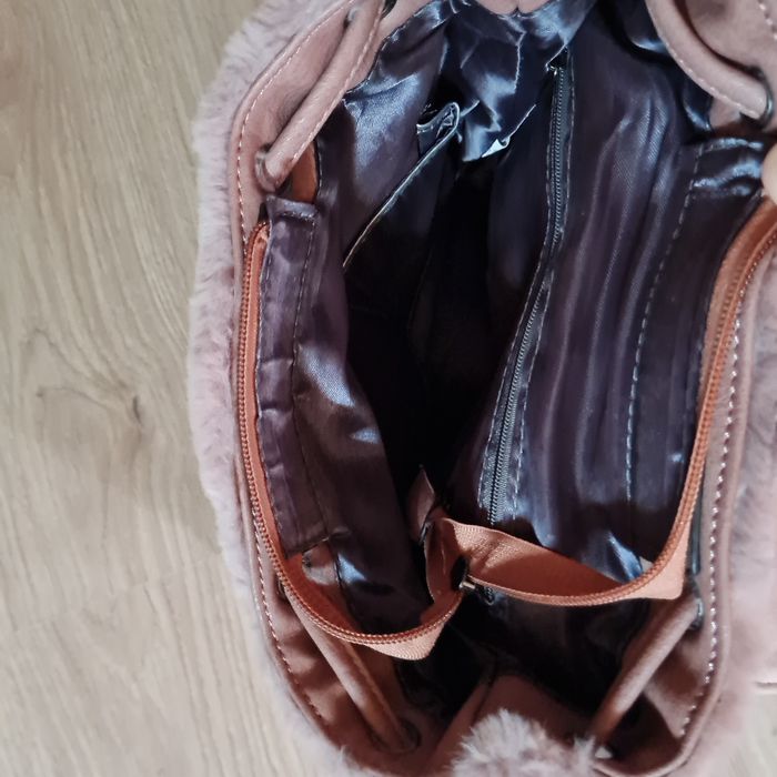 Пухкава раница в лилаво