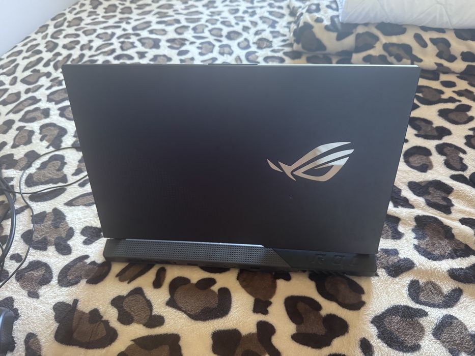 Laptop Asus ROG  1T