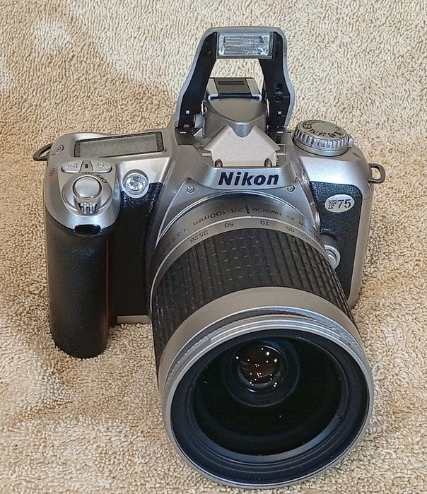 Aparat foto Nikon F 75