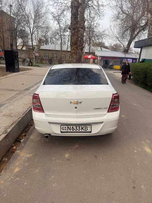 Продам кобалт ат 2022 год цвет белый,  метан