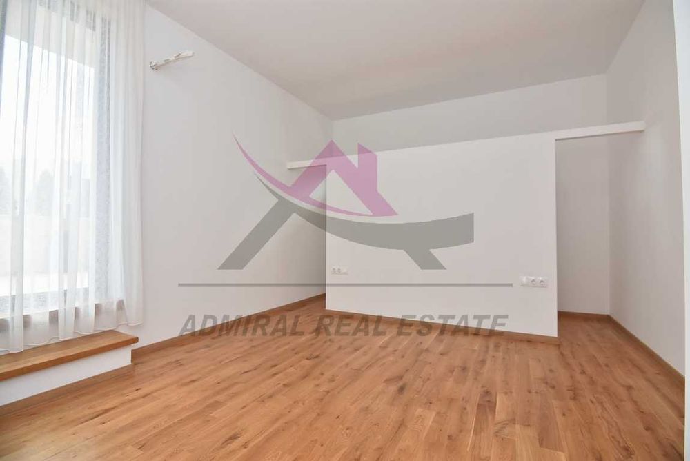 Продава се Четиристаен апартамент в Варна, Бриз - 224 кв.м за 1652 €/кв.м - Снимка #3