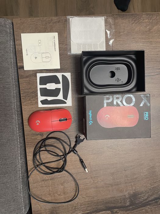 Продавам Logitech G PRO X superlight (red)