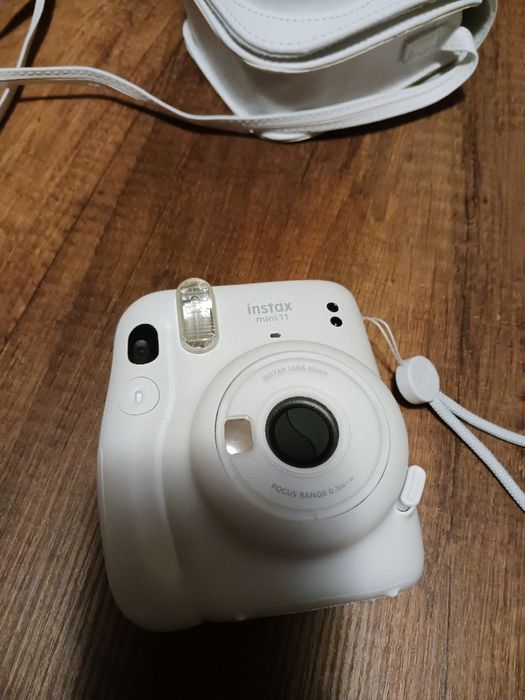 Камера за моментни снимки instax