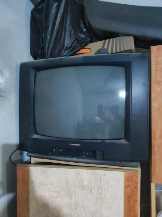 Продам телевизор. Телевизор сотилади.