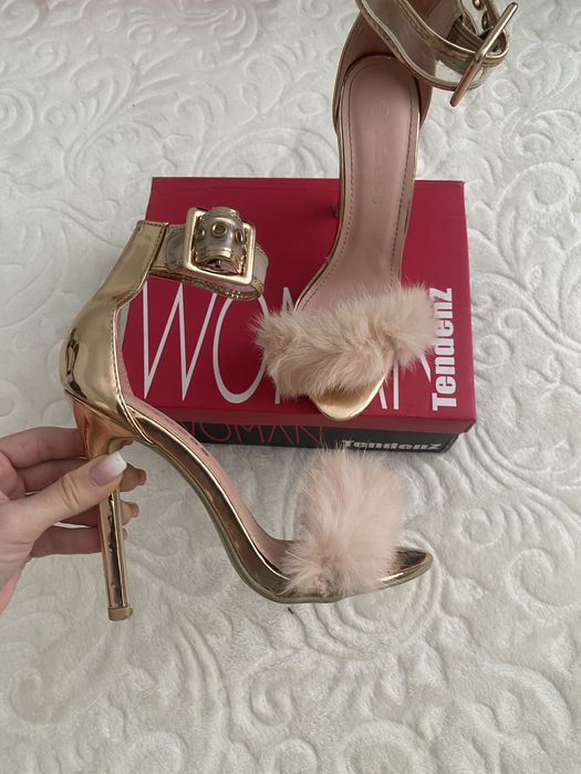 Обувки от Tendenz