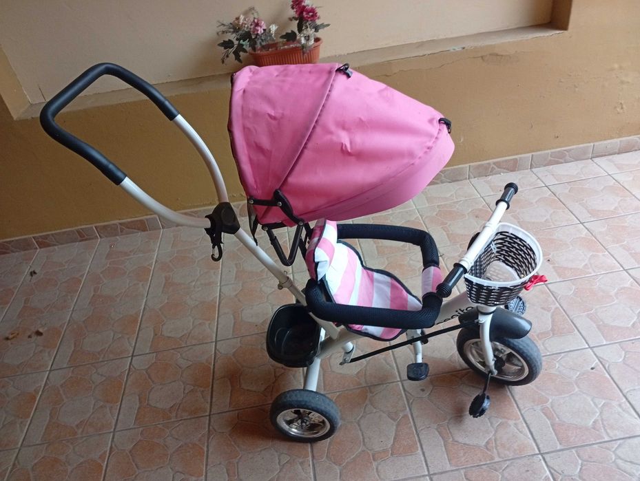 Vând tricicleta fetiță !