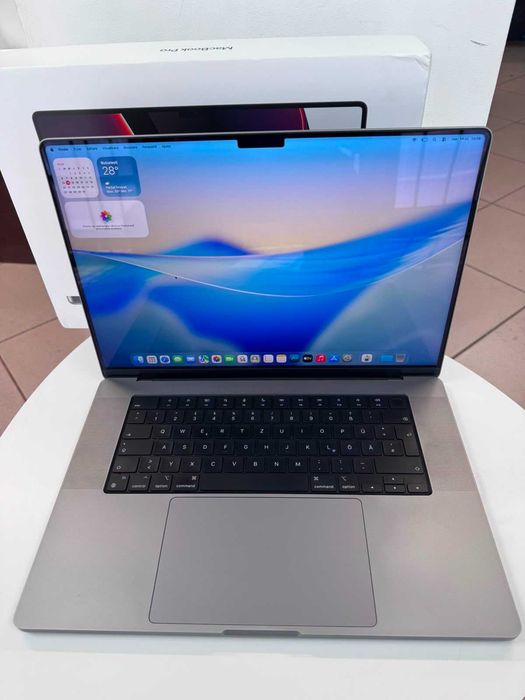 Apple MacBook Pro 16 2021 M1 Pro 16GB RAM 512GB SSD Silver