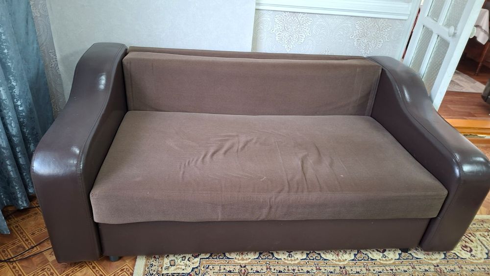 Срочно продам 2 дивана