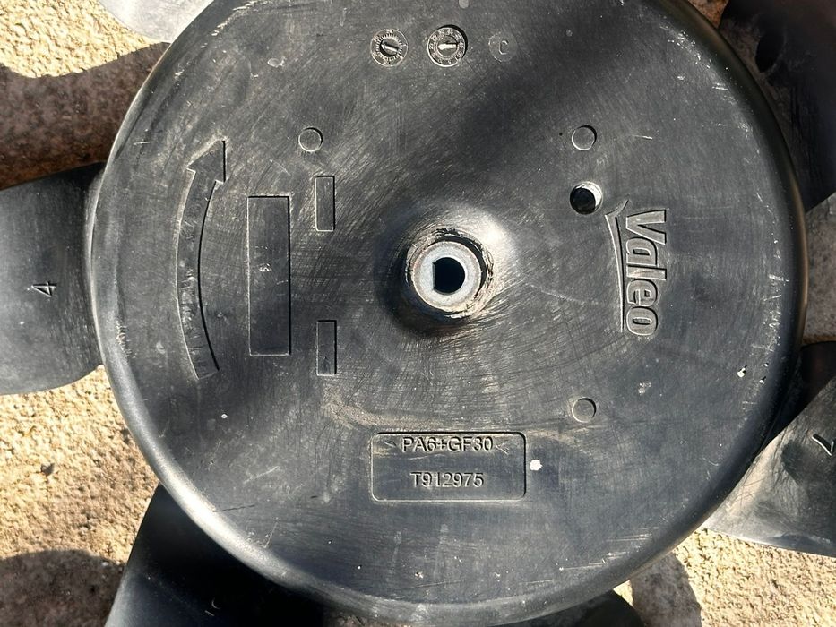 Продам вентилятор охлаждения двигателя