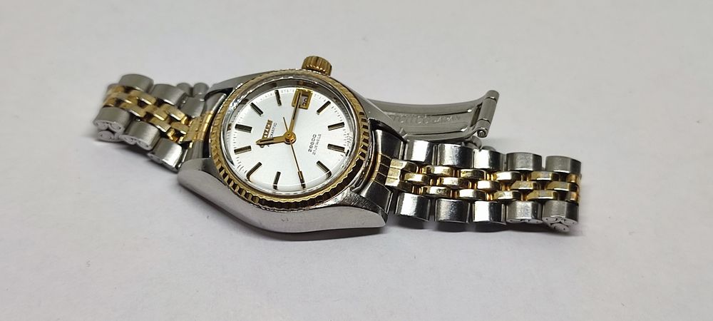 Лот от Винтидж часовници Seiko 5, Citizen, Vostok