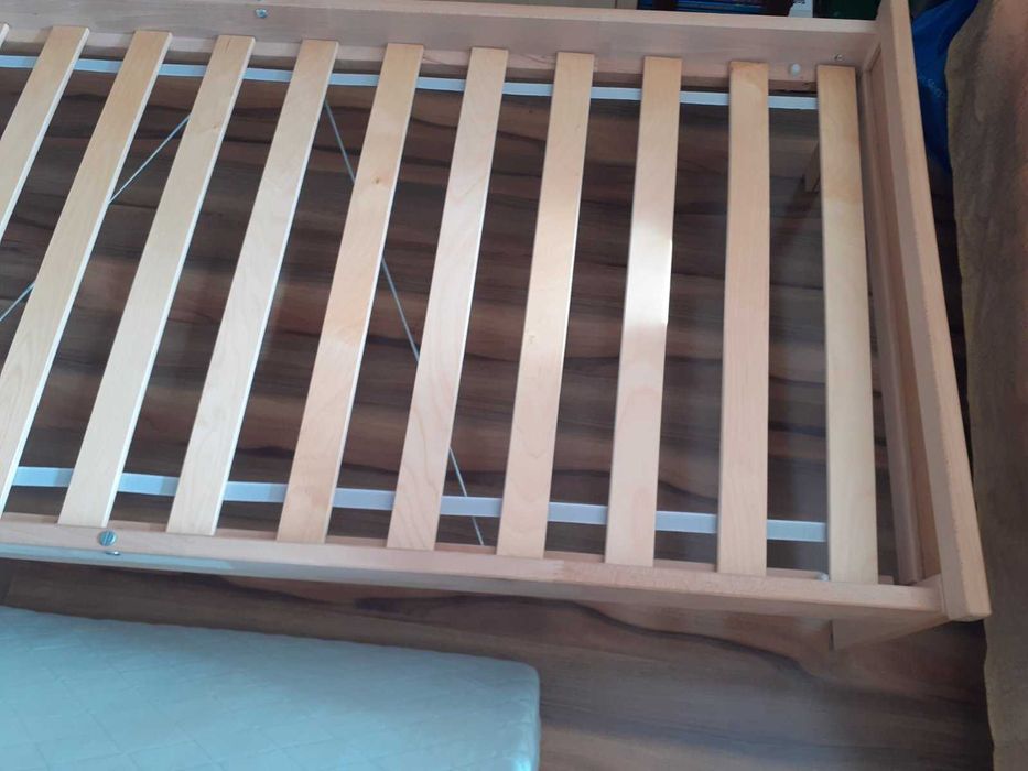 Единично легло с матрак