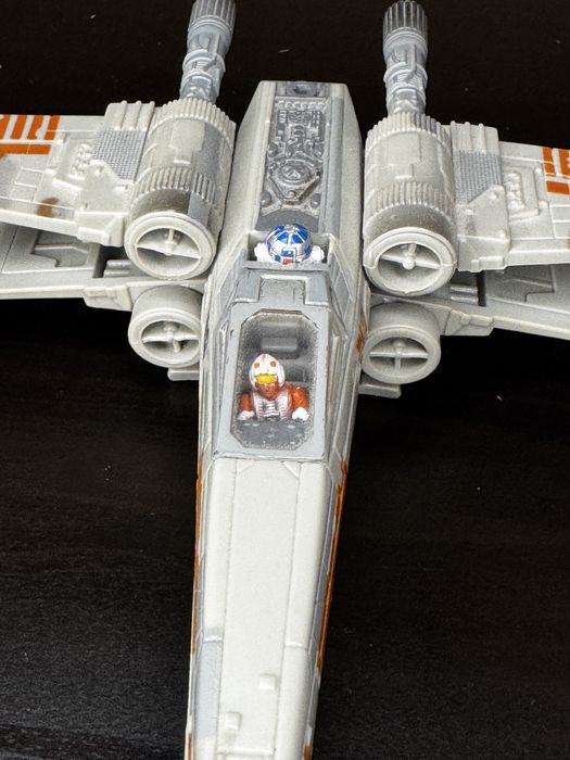 1995 Star Wars Micro Machines Action Fleet X Wing W/pilot, R2D2.