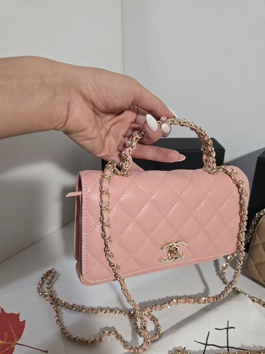 Налична чанта Chanel WOC розова