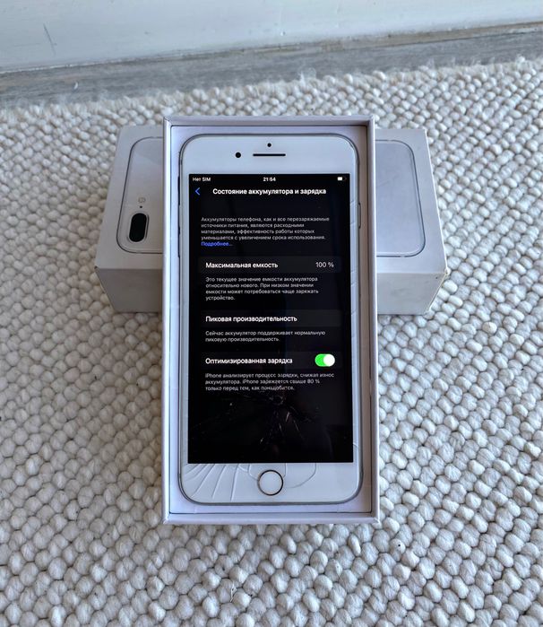 iPhone 8 plus/64GB/akb100%