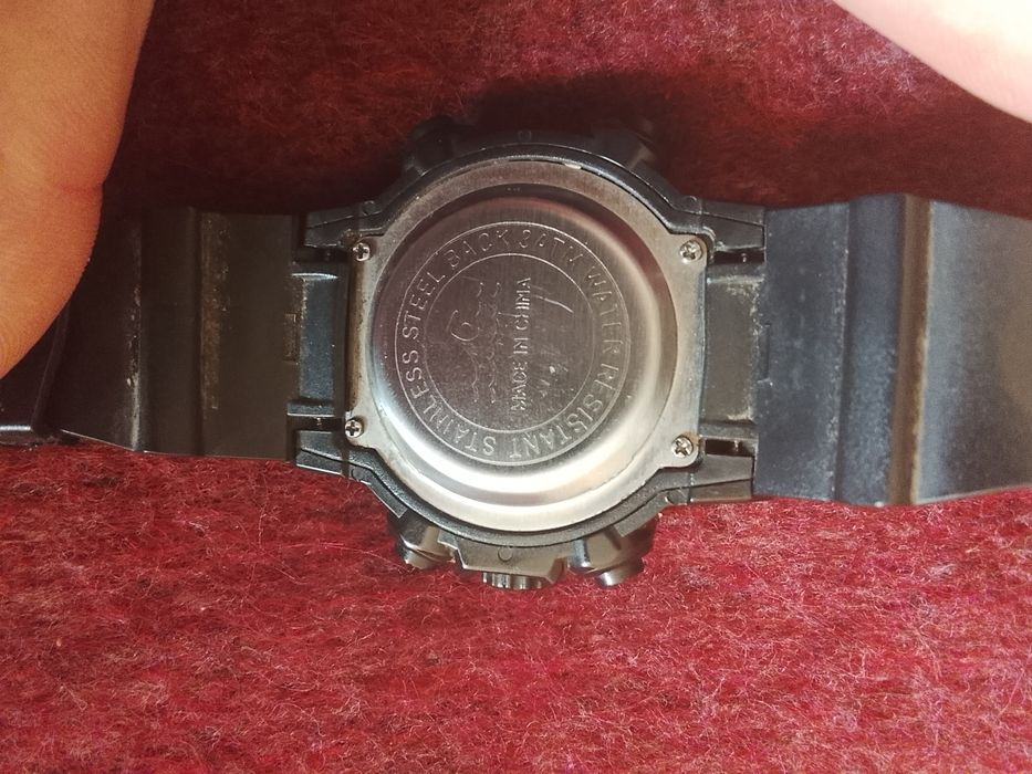 Продам часы бушные