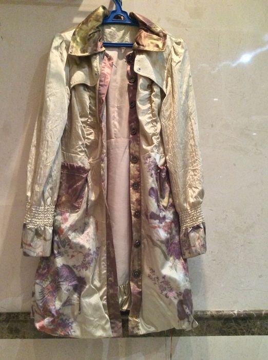 Продаю новый женский плащ