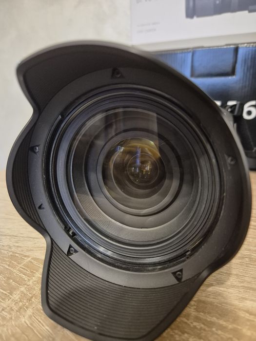 Canon eos r6.      .