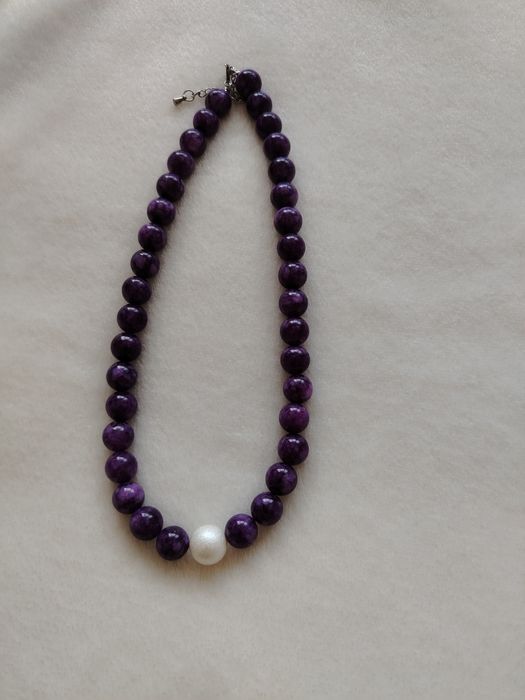 Margele/lanț /colier din pietre de jad cu perla de scoica