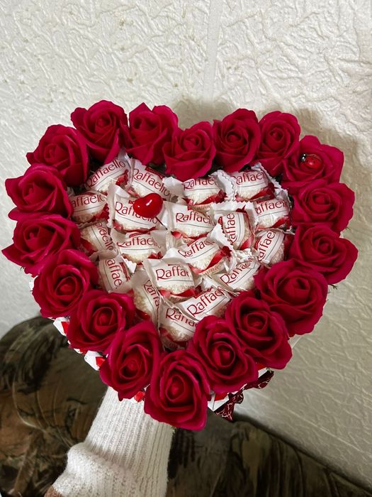 Aranjamente dulciuri, trandafiri de sapun Dragobete Martie Martisor