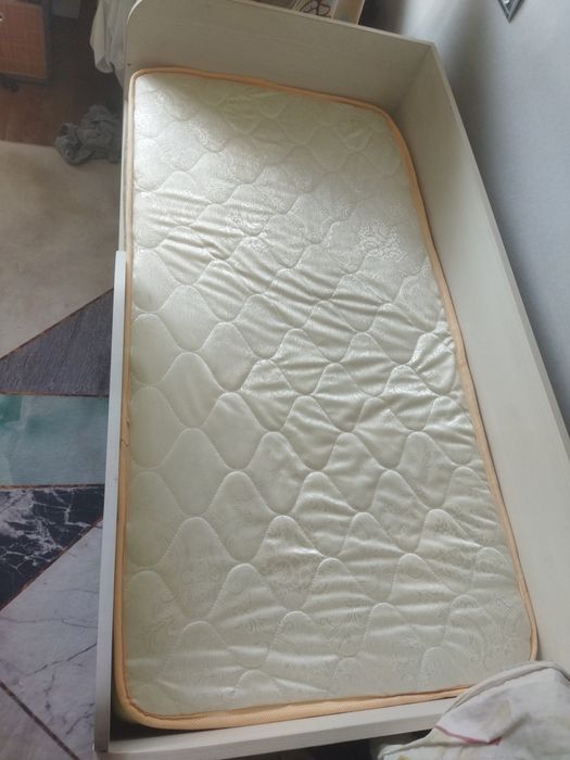 Продам детскую кроватку