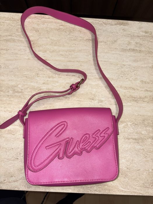 Розова чанта GUESS