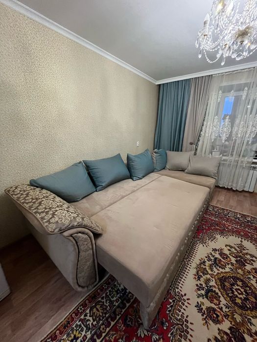 Продаётся угловой диван в отличном состоянии