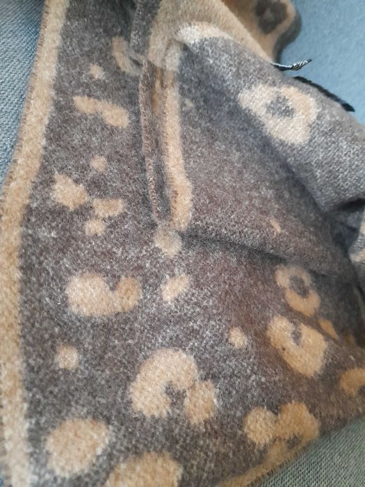 Fular DKNY, lana,, 130 lei