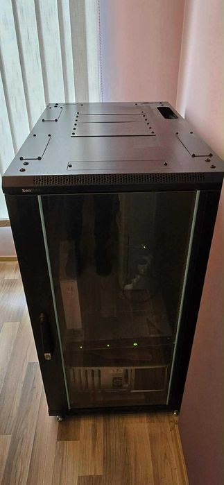 Шкаф за техника и сървъв SeaMAX в отлично състояние