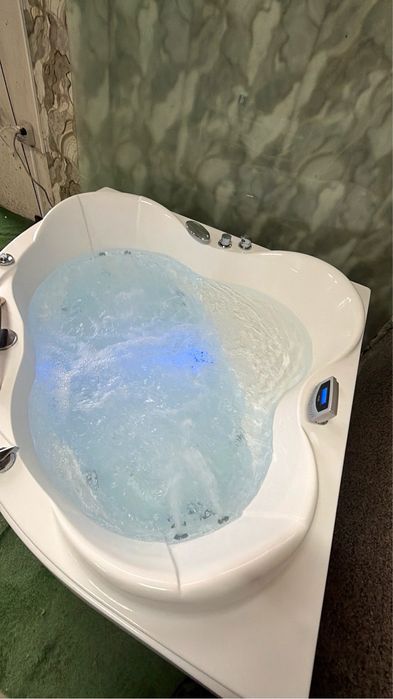 Джакузи за двама Хидромасажна Вана с Подгрев  1.45.х1.45