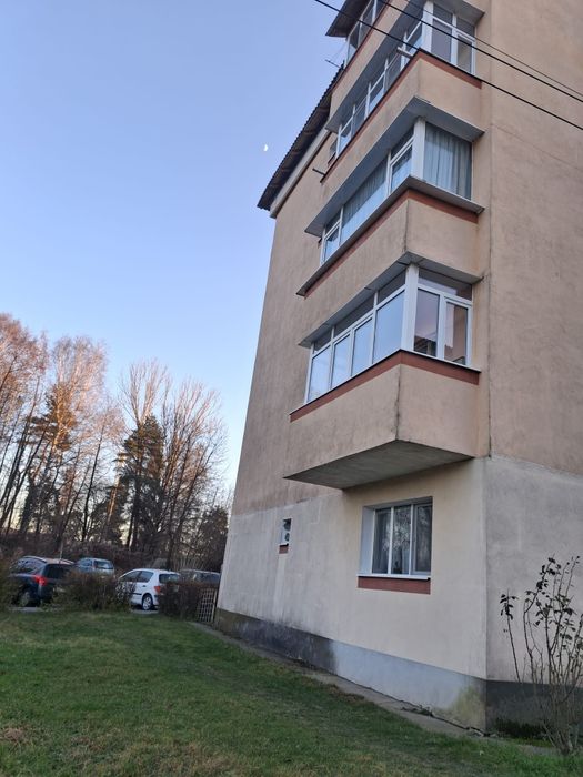 Vând apartament 2 came in  orasul Cîmpulung Muscel